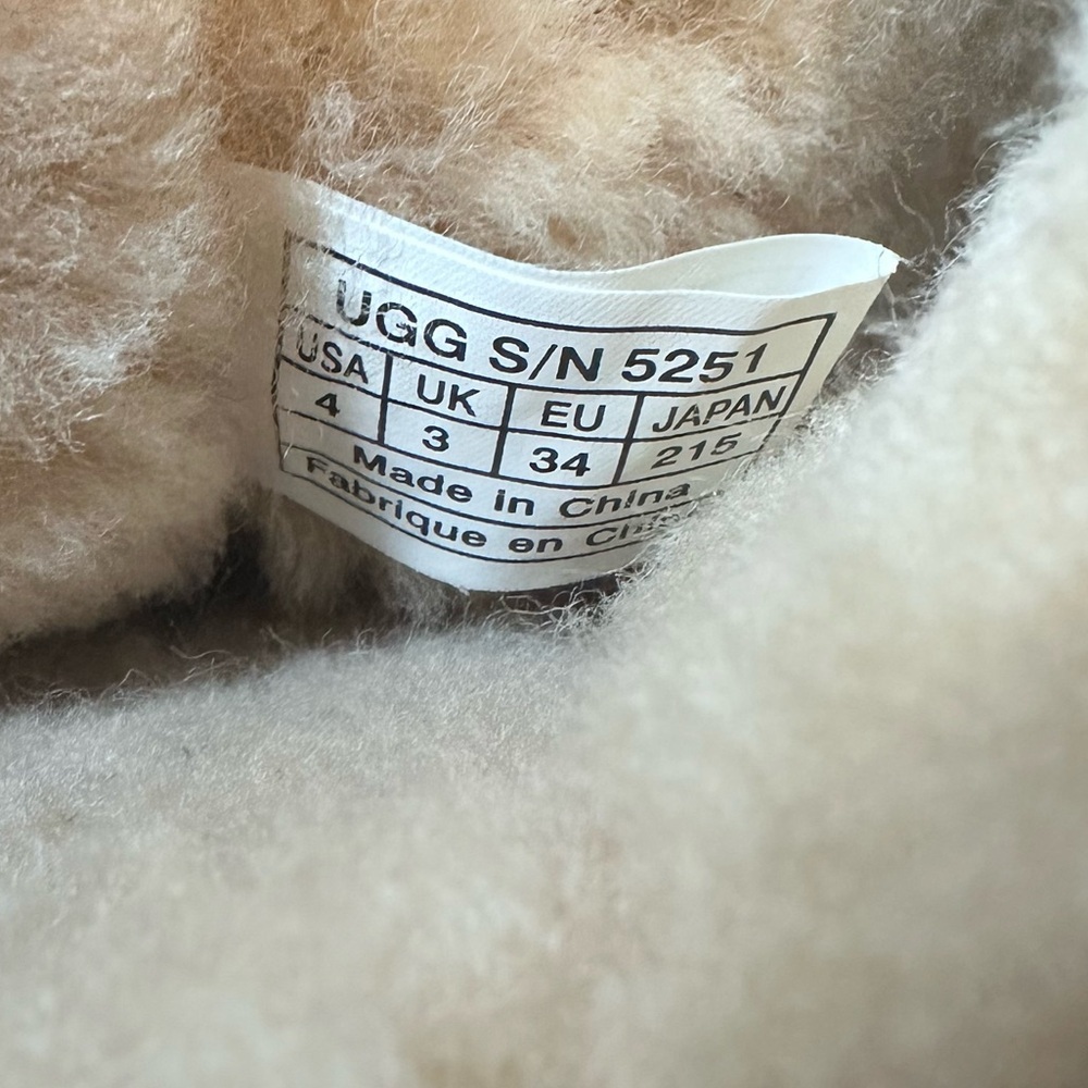 UGG chestnut Kids Boots - Picture 10 of 10